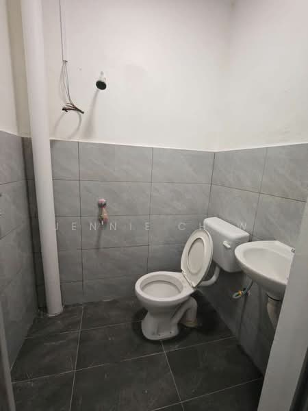 2-storey Terraced House for Sale in Taman Desa Cemerlang (Ulu Tiram) - Jennie Chew - Bathroom - PropertyGuru.com.my