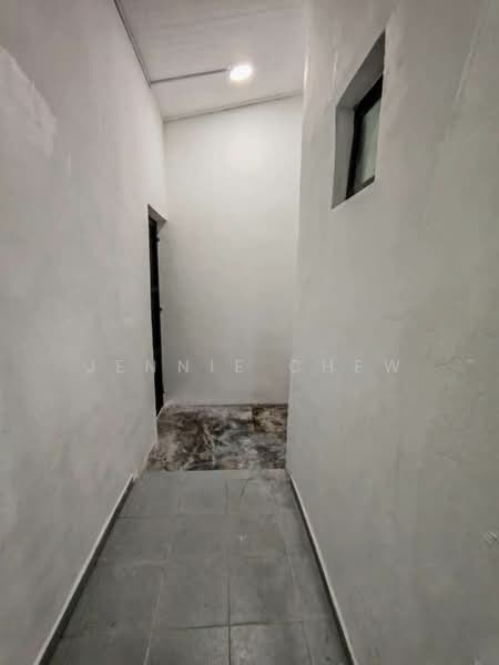 2-storey Terraced House for Sale in Taman Desa Cemerlang (Ulu Tiram) - Jennie Chew - Corridor - PropertyGuru.com.my