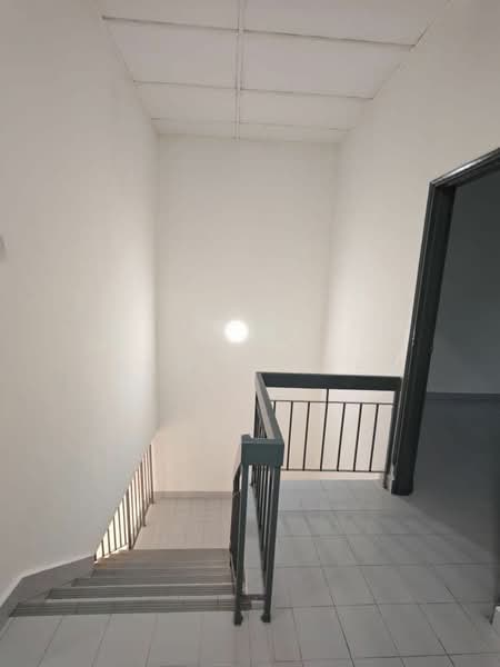 2-storey Terraced House for Sale in Taman Desa Cemerlang (Ulu Tiram) - Jennie Chew - Corridor - PropertyGuru.com.my
