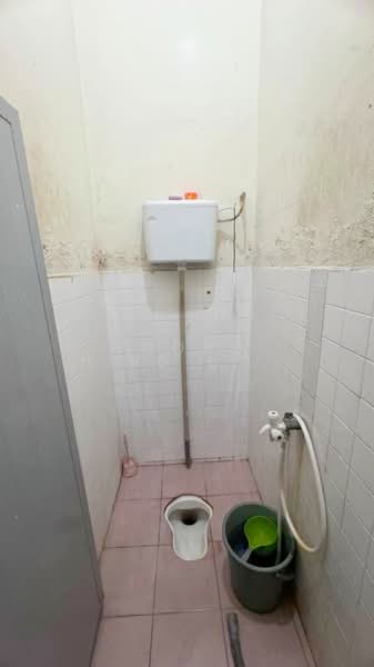 1-storey Terraced House for Sale in Pekan Saleng (Senai) - Loong Hing Liong - Bathroom - PropertyGuru.com.my