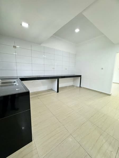 1-storey Terraced House for Sale in Taman Perling (Perling) - Elyn Tay - Kitchen - PropertyGuru.com.my