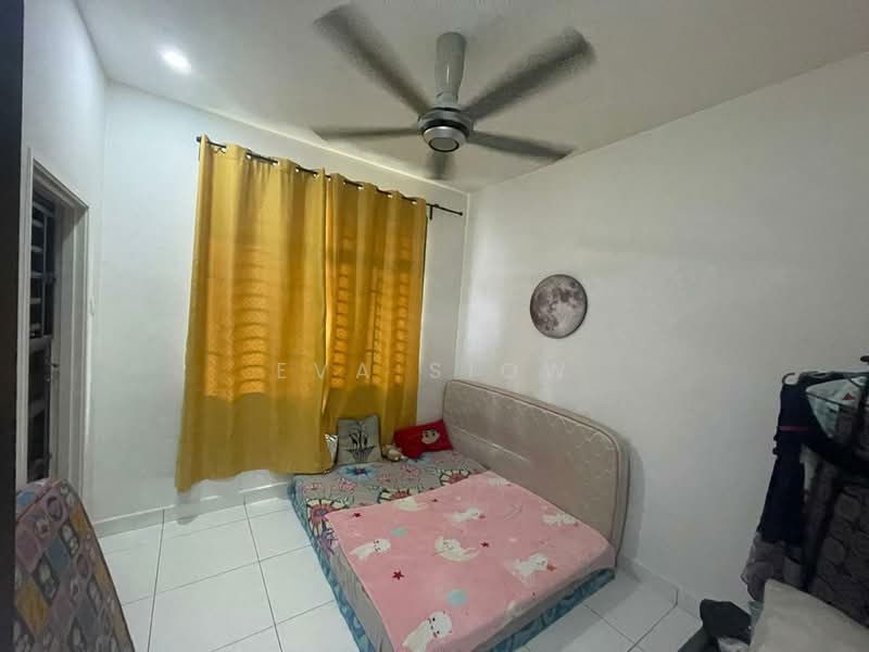 2-storey Terraced House for Sale in Taman Mutiara Rini (Skudai) - Eva Siow - Bedroom - PropertyGuru.com.my