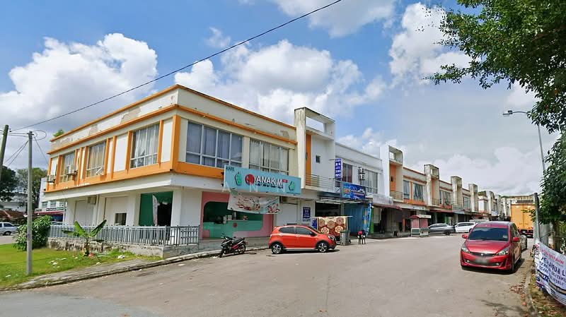 Bandar Putra Kulai Kulai Double Storey Terrace Shop (End Lot) Kulai Kulai Bandar Putra untuk Untuk Dijual - RM 1,080,000, Mac 2026 - PropertyGuru.com.my