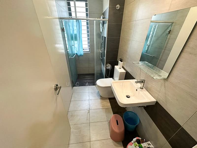 Semi-Detached House for Sale in Sungai Buloh (Selangor) - Lucas Loh - Bathroom - PropertyGuru.com.my