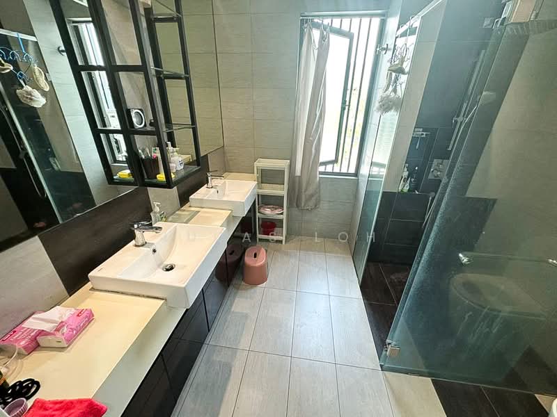 Semi-Detached House for Sale in Sungai Buloh (Selangor) - Lucas Loh - Bathroom - PropertyGuru.com.my
