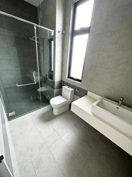 Semi-Detached House for Sale in Sungai Buloh (Selangor) - Lucas Loh - Bathroom - PropertyGuru.com.my