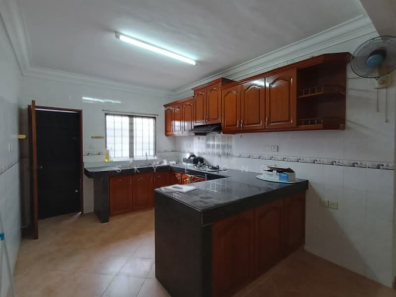 1-storey Terraced House for Sale in Kelana Jaya (Petaling Jaya) - Sky Loong - Kitchen - PropertyGuru.com.my