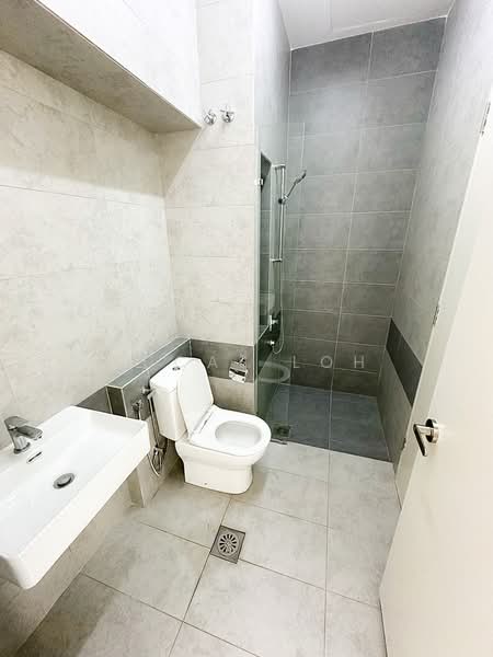 2-storey Terraced House for Sale in Sungai Buloh (Selangor) - Lucas Loh - Bathroom - PropertyGuru.com.my