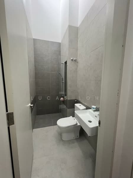 Hampton Residences untuk Untuk Dijual - RM 999,000, Apr 2026 - Bathroom - PropertyGuru.com.my