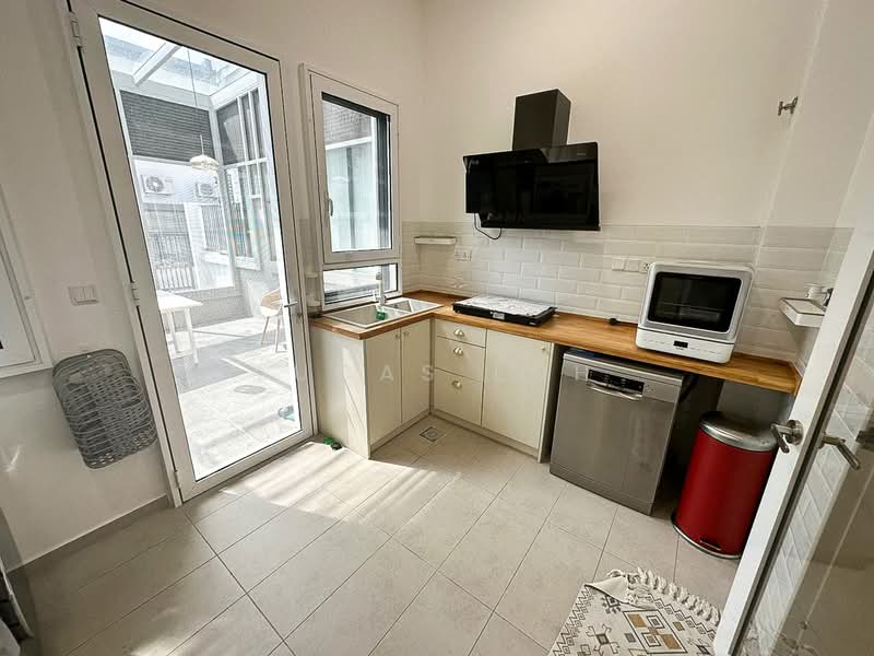 Hampton Residences untuk Untuk Dijual - RM 1,040,000, Apr 2026 - Kitchen - PropertyGuru.com.my