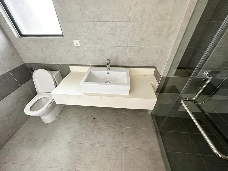 Semi-Detached House for Sale in Sungai Buloh (Selangor) - Lucas Loh - Bathroom - PropertyGuru.com.my