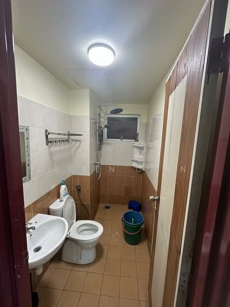 Condominium for Rent at Pearl Avenue - Darren Chan - Bathroom - PropertyGuru.com.my