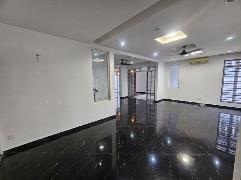 Laman 2 @ Bandar Seri Putra untuk Untuk Dijual - RM 755,000, Apr 2026 - Living Room - PropertyGuru.com.my