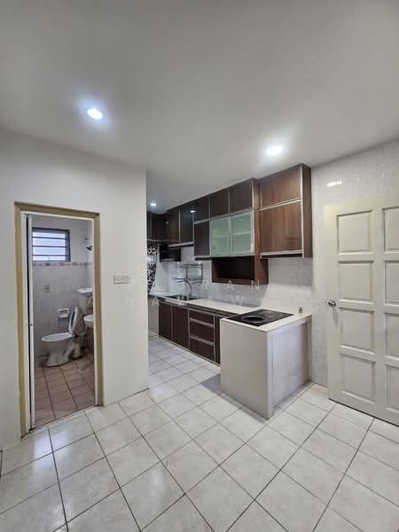 Laman 2 @ Bandar Seri Putra untuk Untuk Dijual - RM 755,000, Apr 2026 - Kitchen - PropertyGuru.com.my