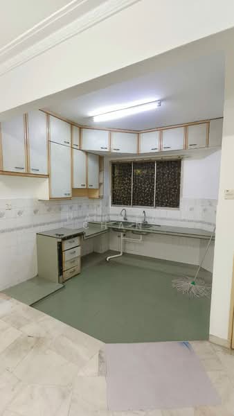 Petaling Indah Condominiums untuk Untuk Disewa - RM 1,200 /bulan, Mac 2026 - Kitchen - PropertyGuru.com.my