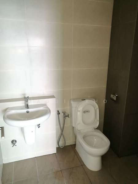 Condominium for Sale at Ascenda Residence @ Skyarena - Maggie Kho - Bathroom - PropertyGuru.com.my
