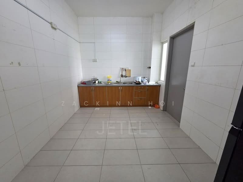 Cluster House for Sale in Canary Garden (Klang) - Zackinn Hoi - Kitchen - PropertyGuru.com.my