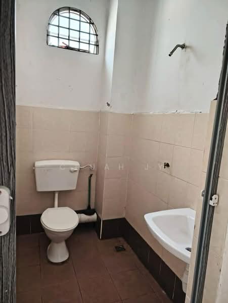 2-storey Terraced House for Sale in Taman Sintar Indah (Nibong Tebal) - Chuah Jy - Bathroom - PropertyGuru.com.my