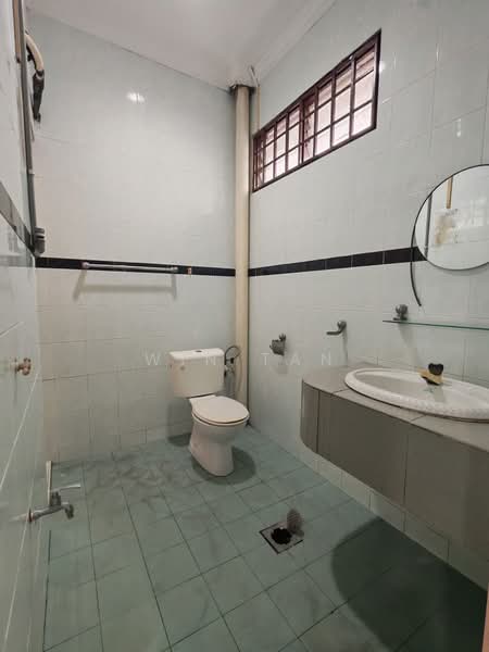2-storey Terraced House for Sale in Taman Universiti (Skudai) - Win Tan - Bathroom - PropertyGuru.com.my