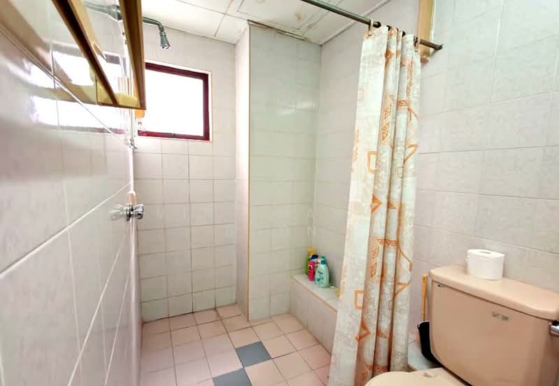 Condominium for Sale at The Golden Coast - Alvin Chan Kai Boon - Bathroom - PropertyGuru.com.my