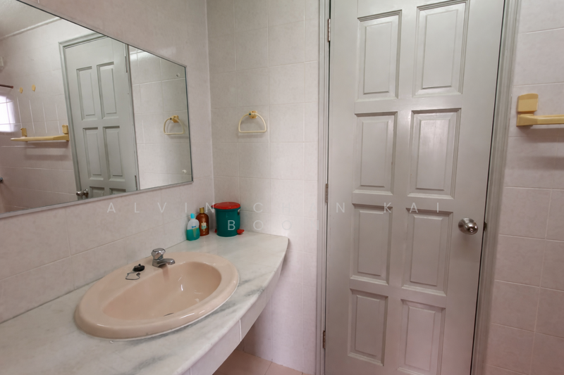 Condominium for Sale at The Golden Coast - Alvin Chan Kai Boon - Bathroom - PropertyGuru.com.my