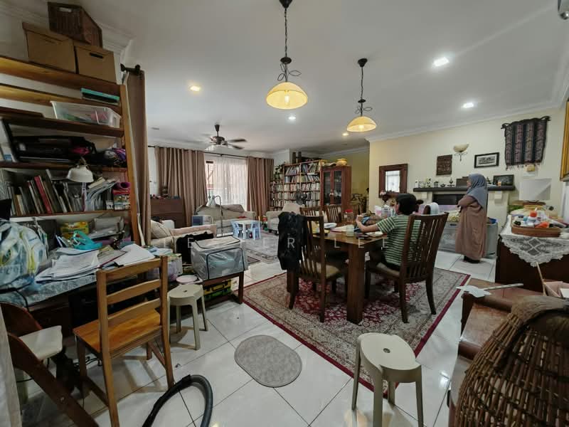2-storey Terraced House for Sale in Bukit Jelutong (Shah Alam) - Lester Lee - Living Room - PropertyGuru.com.my
