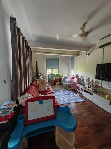 2-storey Terraced House for Sale in Bukit Jelutong (Shah Alam) - Lester Lee - Living Room - PropertyGuru.com.my