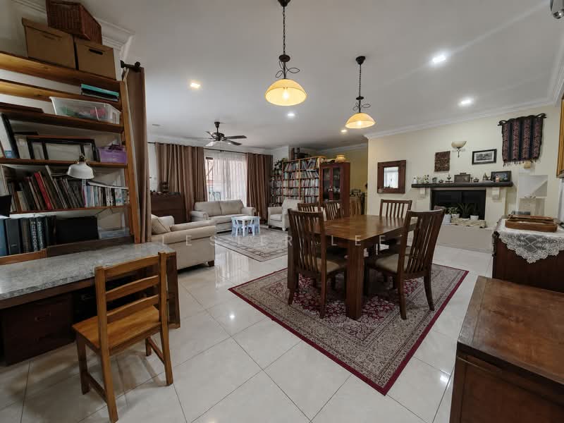 Rumah Teres 2-Tingkat untuk Dijual di Bukit Jelutong (Shah Alam) - Lester Lee - Living Room - PropertyGuru.com.my