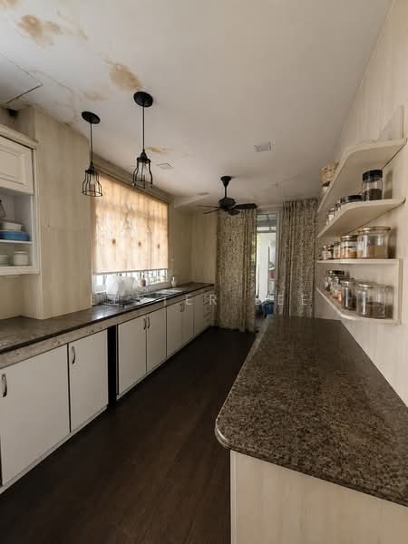 Rumah Teres 2-Tingkat untuk Dijual di Bukit Jelutong (Shah Alam) - Lester Lee - Kitchen - PropertyGuru.com.my