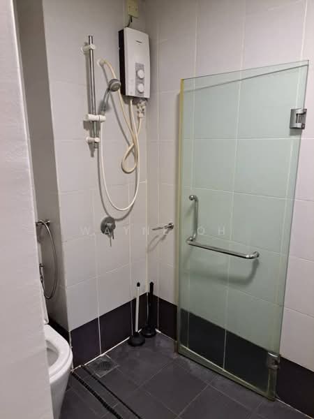 Service Residence for Rent at Centrestage Designer Suite - Wayne Oh - Bathroom - PropertyGuru.com.my