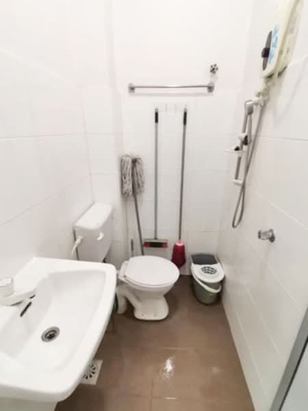 1-storey Terraced House for Rent in Taman Skudai Indah (Skudai) - Cavin Sim - Bathroom - PropertyGuru.com.my