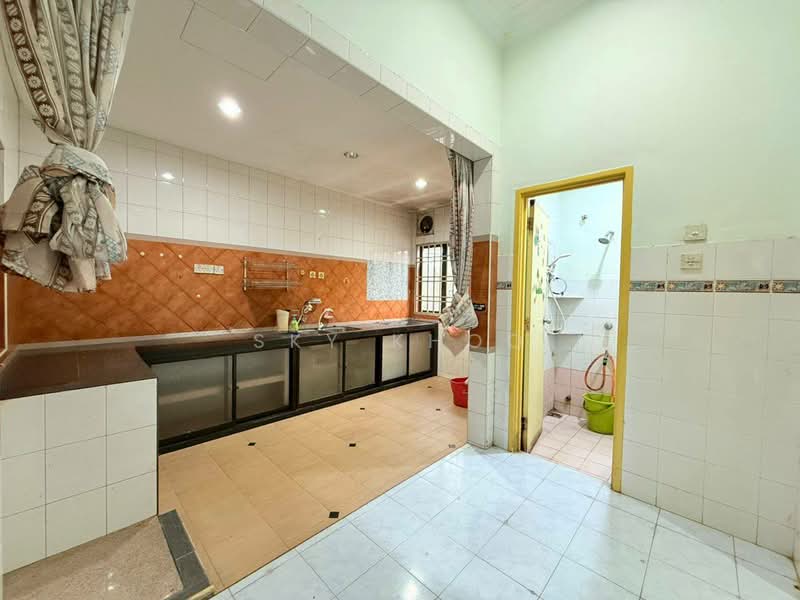 Taman Mutiara Rini untuk Untuk Dijual - RM 550,000, Mac 2026 - Kitchen - PropertyGuru.com.my