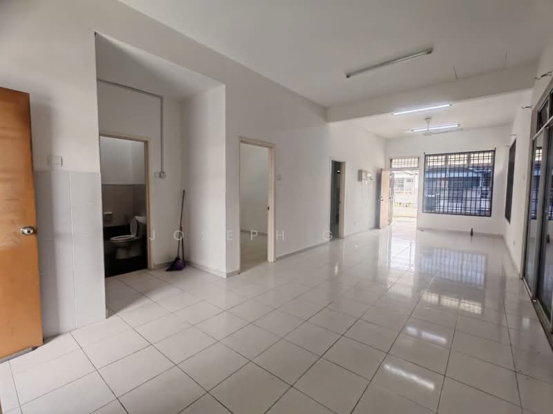 1-storey Terraced House for Sale in Johor Bahru (Johor) - Joseph Goh - Living Room - PropertyGuru.com.my