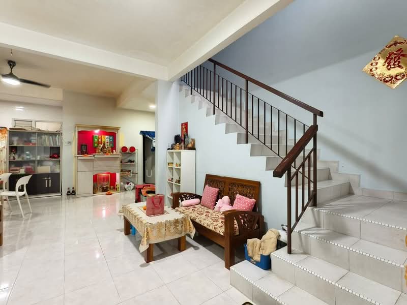 2-storey Terraced House for Sale in Bandar Seri Alam (Masai) - Jun Song - Living Room - PropertyGuru.com.my