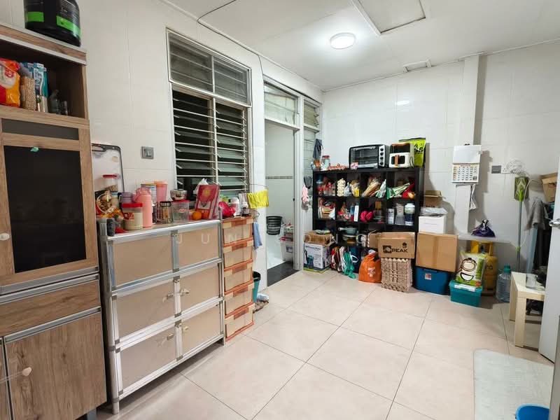 2-storey Terraced House for Sale in Bandar Seri Alam (Masai) - Jun Song - Kitchen - PropertyGuru.com.my