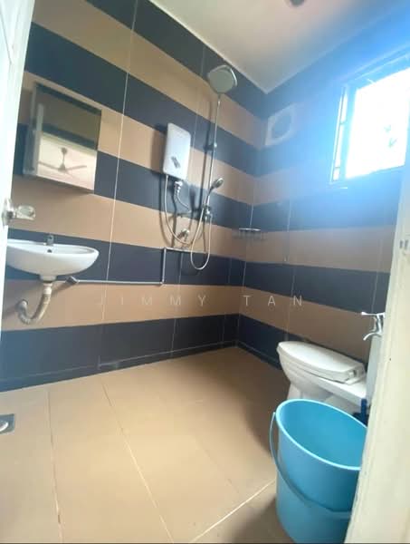 Semi-Detached House for Sale in Bandar Bukit Tinggi 2 (Klang) - Jimmy Tan - Bathroom - PropertyGuru.com.my