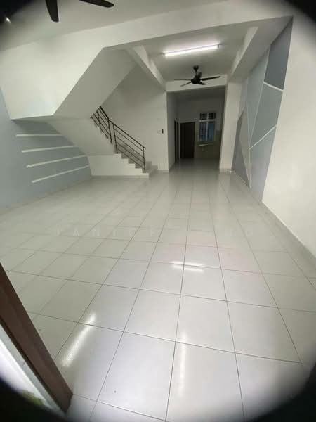 Taman Scientex Maju Kulai untuk Untuk Disewa - RM 1,500 /bulan, Mac 2026 - Living Room - PropertyGuru.com.my