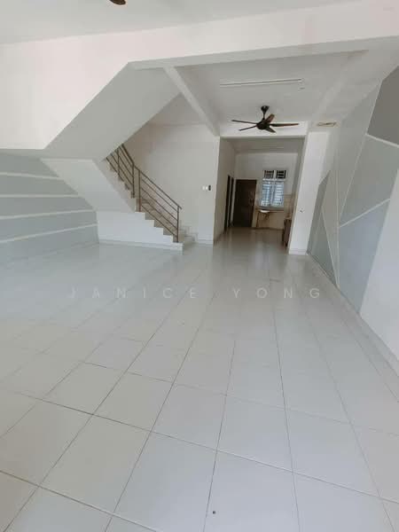 Taman Scientex Maju Kulai untuk Untuk Disewa - RM 1,500 /bulan, Mac 2026 - Living Room - PropertyGuru.com.my