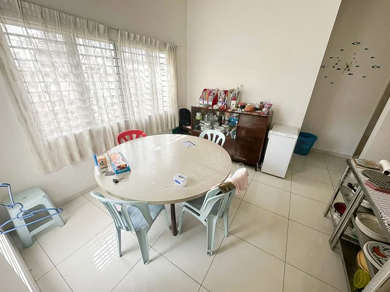 Semi-Detached House for Rent in Kota Emerald (Rawang) - Lucas Loh - Dining Room - PropertyGuru.com.my