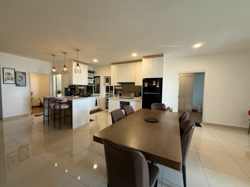 Service Residence for Sale at AraTre' Residences - Koo Ying Kang - Kitchen - PropertyGuru.com.my