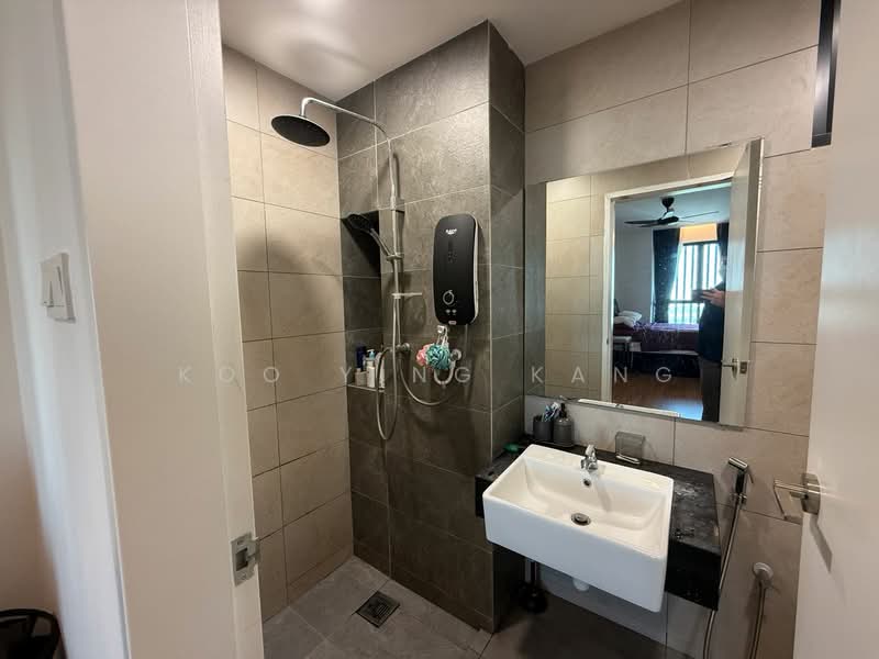 Service Residence for Sale at AraTre' Residences - Koo Ying Kang - Bathroom - PropertyGuru.com.my