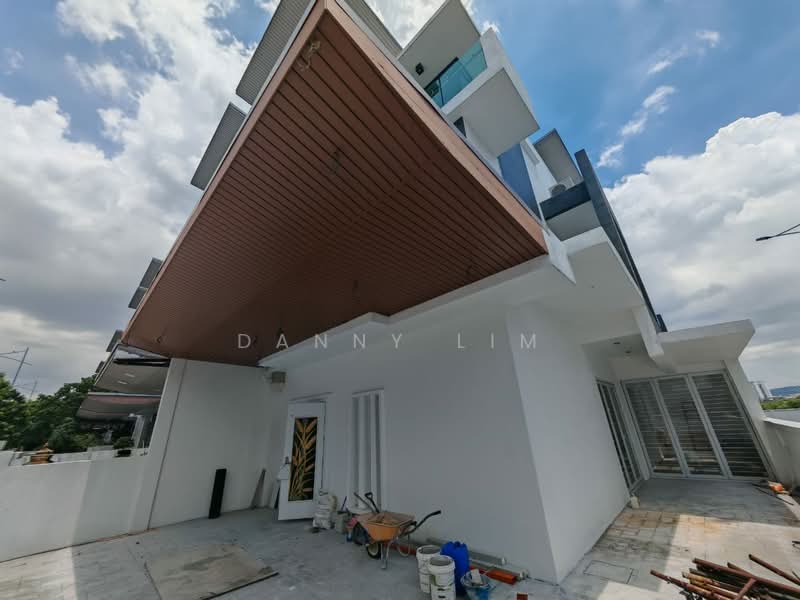 Semi-Detached House for Sale in Subang Jaya (Selangor) - Danny Lim - Exterior - PropertyGuru.com.my