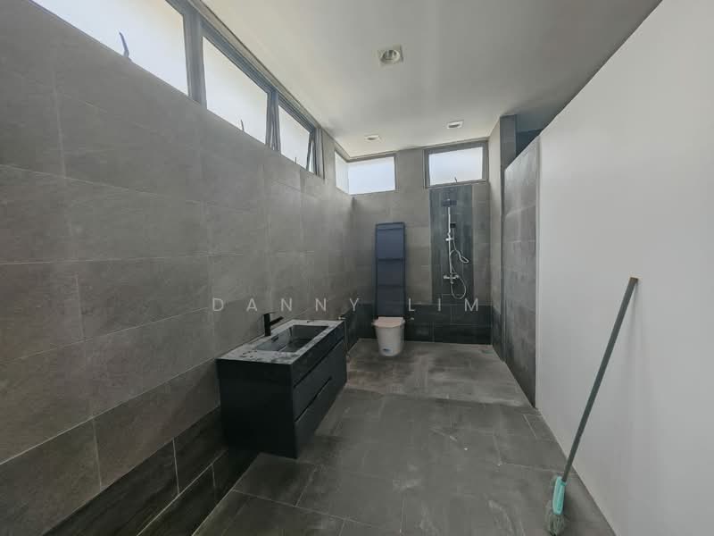 Semi-Detached House for Sale in Subang Jaya (Selangor) - Danny Lim - Bathroom - PropertyGuru.com.my