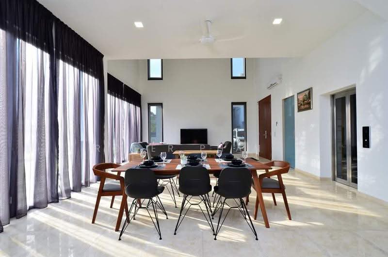 Banglo Lot Kosong untuk Dijual di Lakefront Villa (Cyberjaya) - Roger Phang - Dining Room - PropertyGuru.com.my