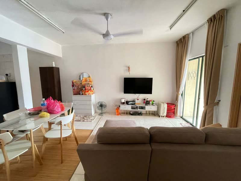 Apartment for Sale at Pangsapuri Permai Puteri - Richard Chia - Living Room - PropertyGuru.com.my