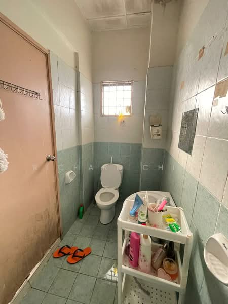 Apartment for Sale at Pangsapuri Permai Puteri - Richard Chia - Bathroom - PropertyGuru.com.my