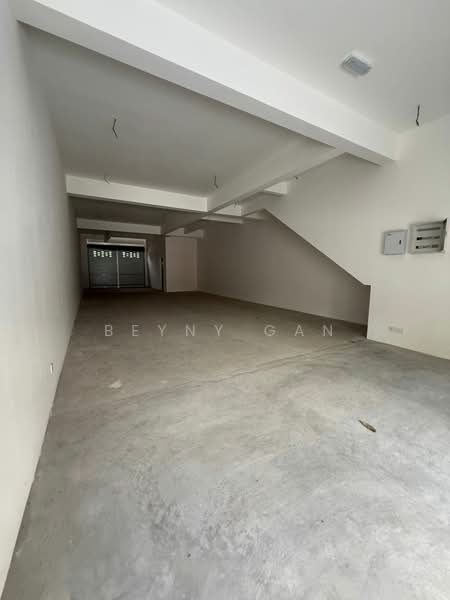 Shop / Office for Rent in Taman Molek (Johor Bahru) - Beyny Gan - Interior - PropertyGuru.com.my