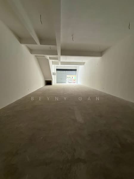 Shop / Office for Rent in Taman Molek (Johor Bahru) - Beyny Gan - Interior - PropertyGuru.com.my
