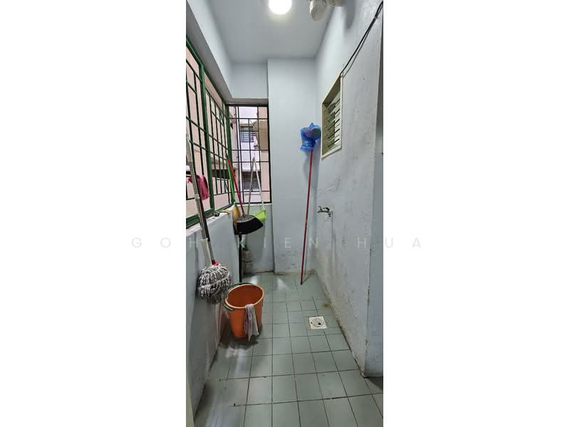 Apartment for Sale at Sri Damansara Court - Goh Kien Hua - Balcony - PropertyGuru.com.my