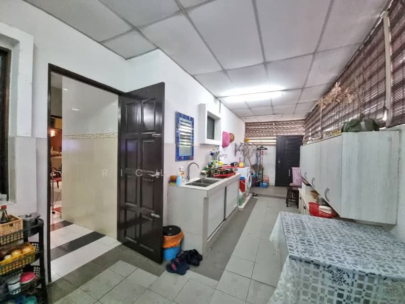 Semi-Detached House for Sale in Shah Alam (Selangor) - Richard Ooi - Kitchen - PropertyGuru.com.my